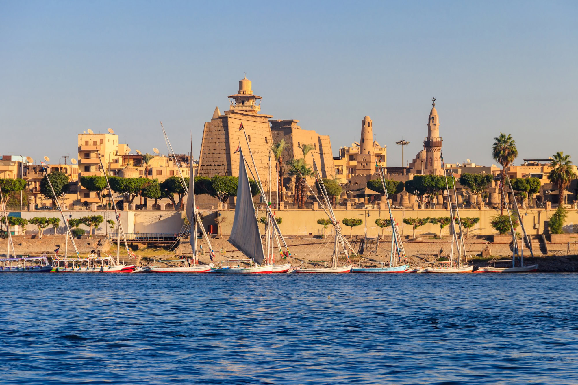 Escursione a Luxor da Marsa Alam: Guida Completa, Costi e Consigli